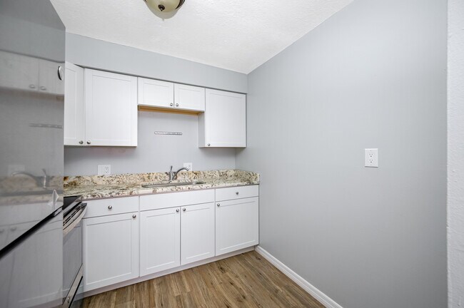 Foto del edificio - Sunny Point Apartments