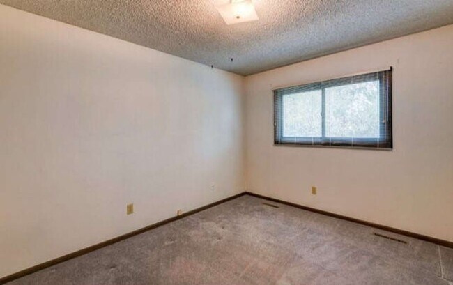 Foto del edificio - 1436 Centennial Rd
