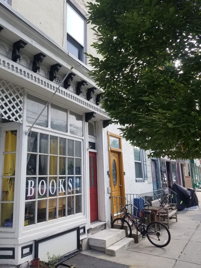 Building Photo - Spacious studio in a great area in fishtown