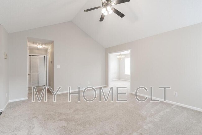 Foto del edificio - 12025 Brownestone View Dr