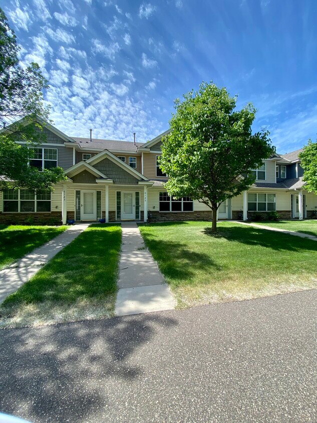 Primary Photo - 6125 32nd Ave N