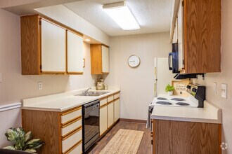 2BR, 1BA - Sierra - Kitchen - Granite Valley Apartments