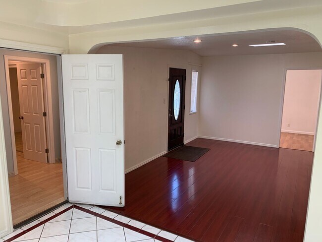 Building Photo - 6 Bedroom 4 Bathroom Sunnyvale