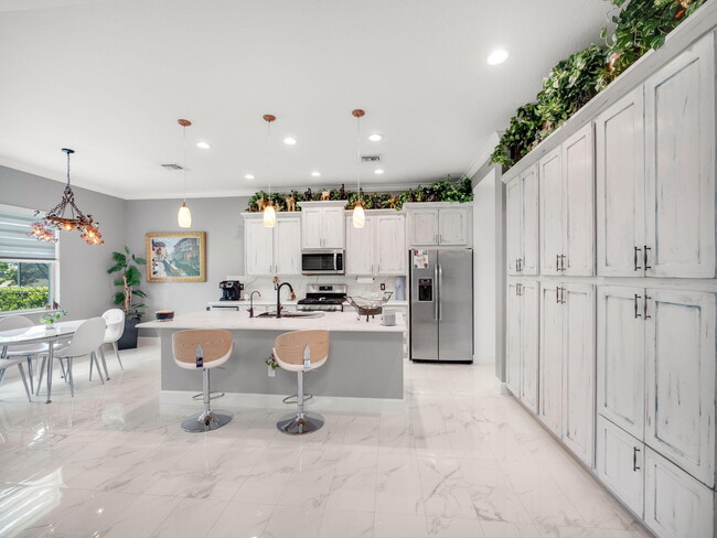 Foto del edificio - 5857 Whippoorwill Cir