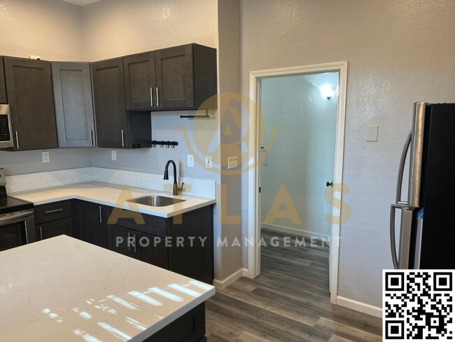 Foto del edificio - Gorgeous 1-Bedroom Apartment – Fully Remod...