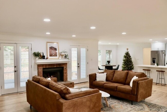 Building Photo - 1951 Wellington Ln