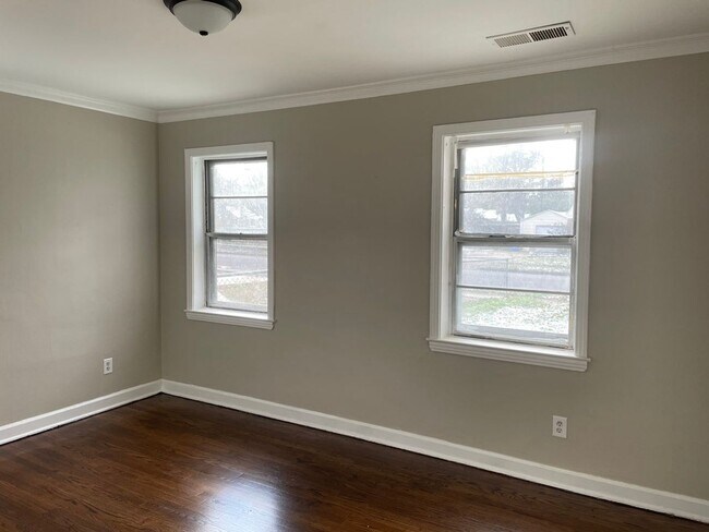 Building Photo - 4280 Emily Ave