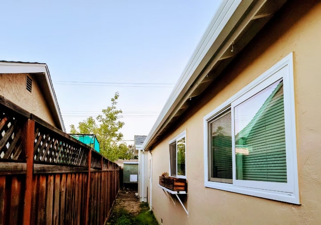 Building Photo - 1567 Rebel Way