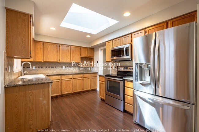 Foto del edificio - Beautiful Ranch Home in Lake Oswego - Three Bedrooms!