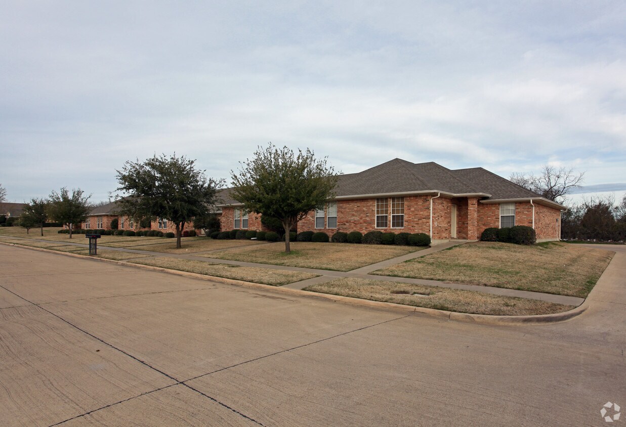 Building Photo - 612-708 Biloxi Dr