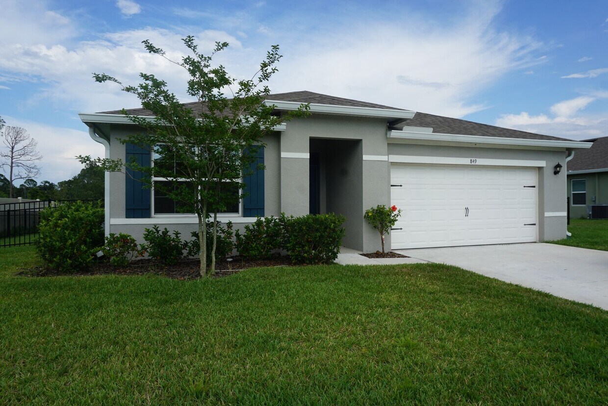 Foto principal - Home in Lake Gleason Reserve Deltona 3/2