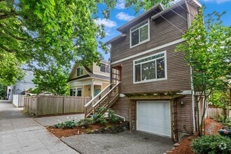 Building Photo - 416 26th Ave S