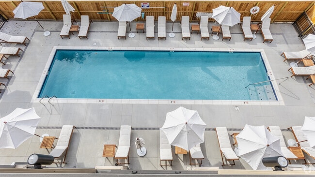 Sparkling Pool with Sundeck - Madamore