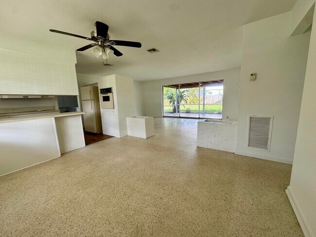 Foto del edificio - 678 NW 12th Terrace