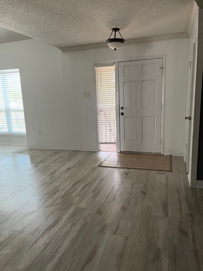 8155 Jefferson Hwy, Baton Rouge, LA 70809 Townhouse for Rent in Baton