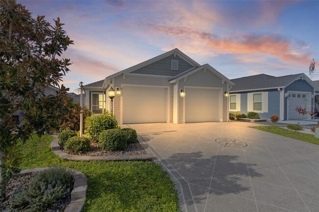 Building Photo - 6230 Dingman Wy