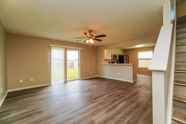 Foto del edificio - 3158 Kings Realm Ave