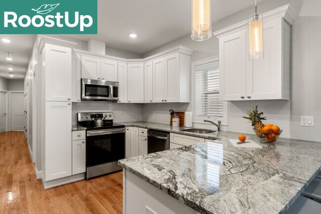 Foto del edificio - Furnished Bedroom with Private Bath in South Boston