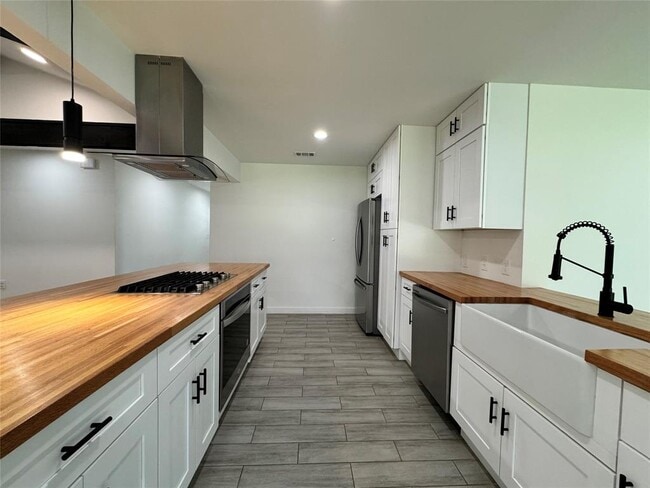 Building Photo - 2500 Harrowden Dr