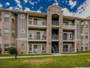 Building Photo - 364 N Seven Peaks Blvd