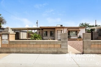 Building Photo - 7221 N 26th Ln