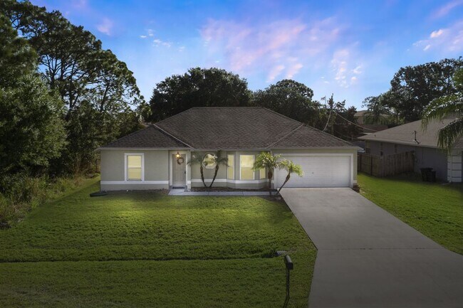 Building Photo - 2165 SW Gemini Ln