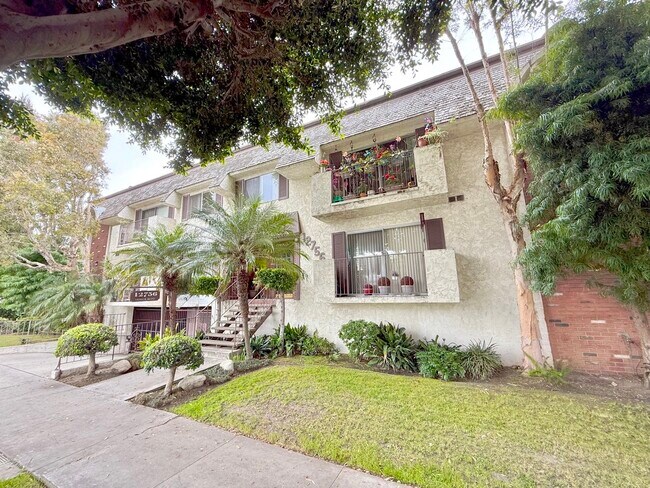 Foto del edificio - 12745 Venice Blvd