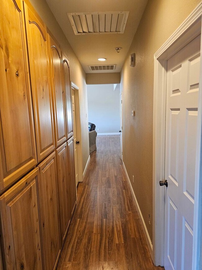 Foto del edificio - Charming 3BR House in Oregon House