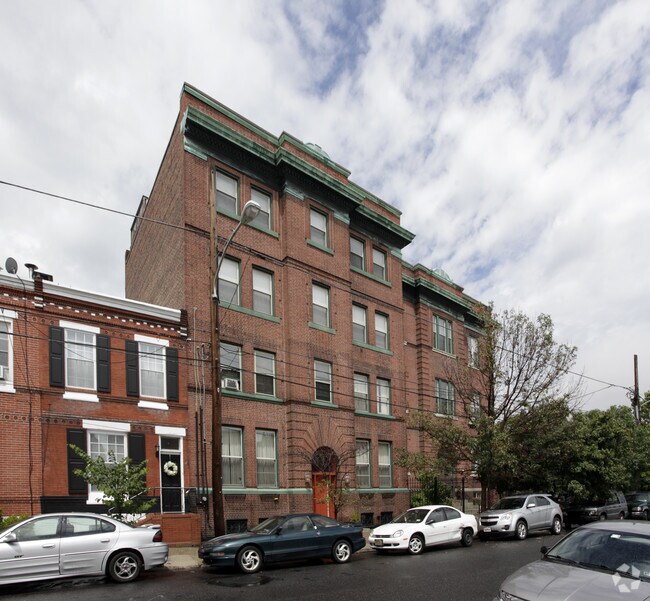 Primary Photo - 900-916 E Moyamensing Ave