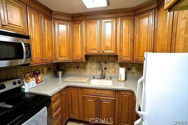 Building Photo - 22852 Hilton Head Dr