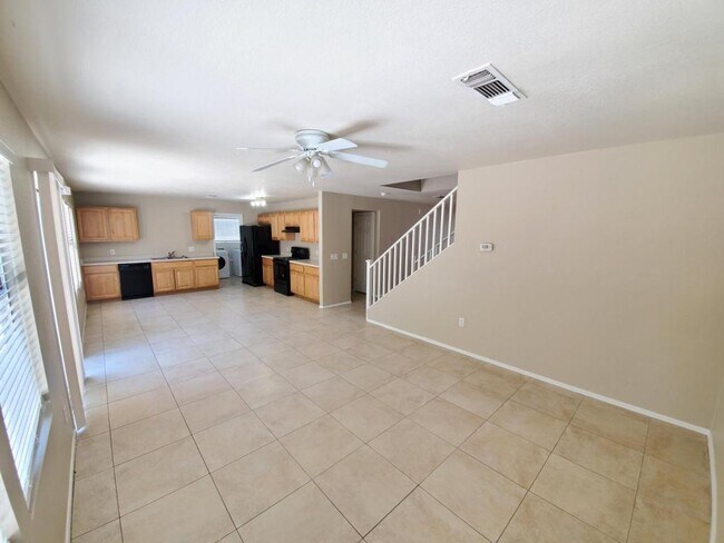Building Photo - 3975 W Pine Creek Way