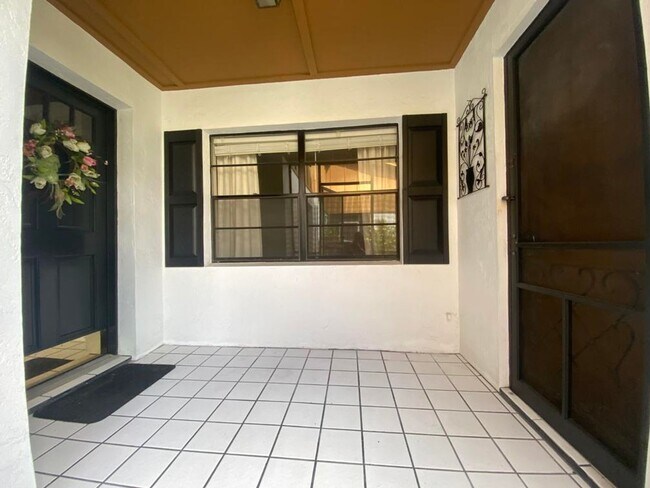 Building Photo - 2/2 Townhome in The Trails