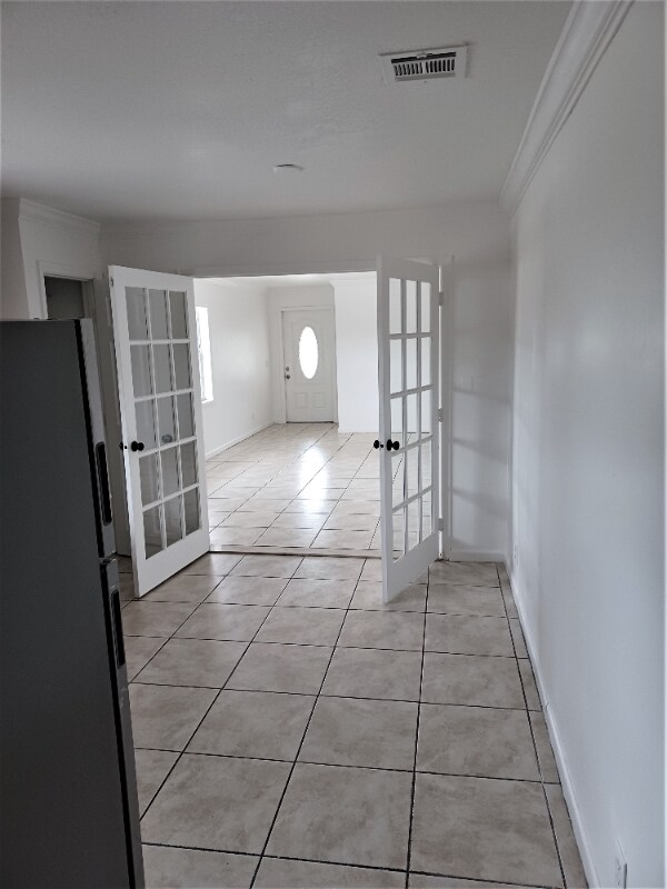 Building Photo - 3406 Oswego Ave
