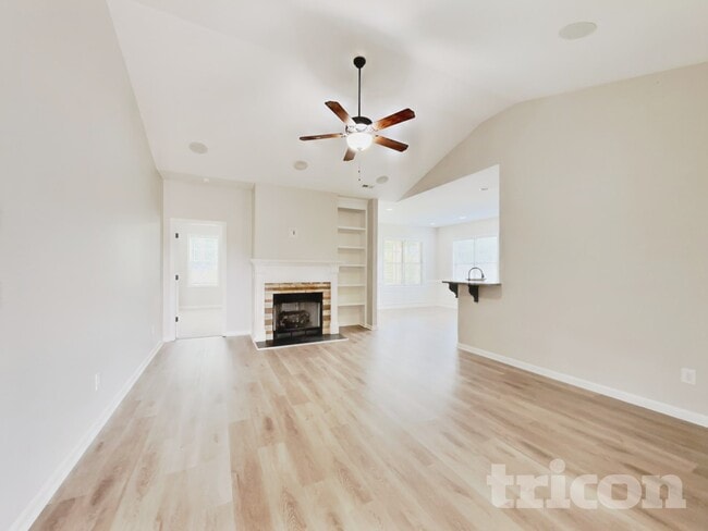 Building Photo - 15 Fairfax Dr