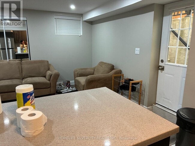 Building Photo - 36 Fallview Cir