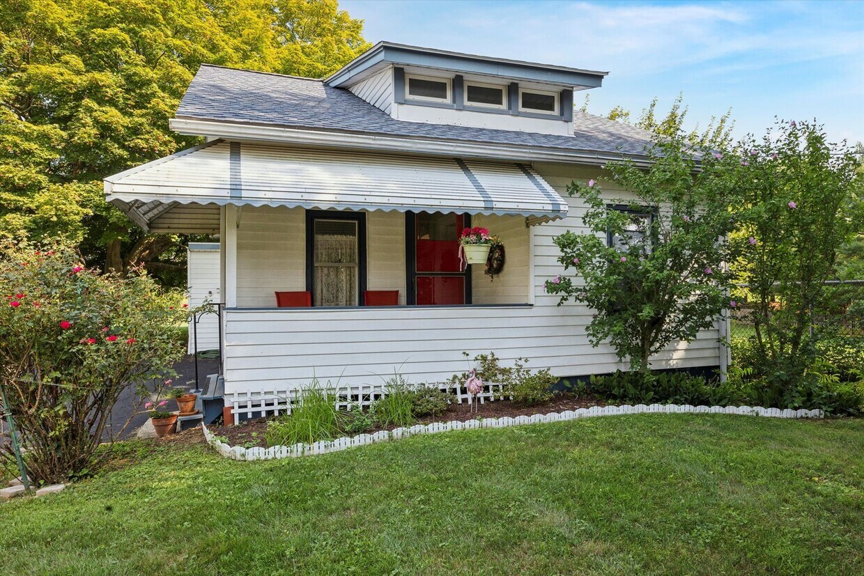 Foto principal - Bungalow Style Home in West Chester School...