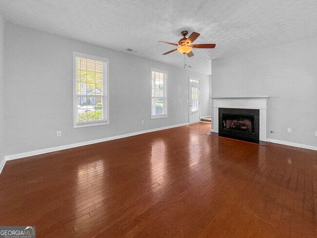 Foto del edificio - 2058 Greenhill Pass