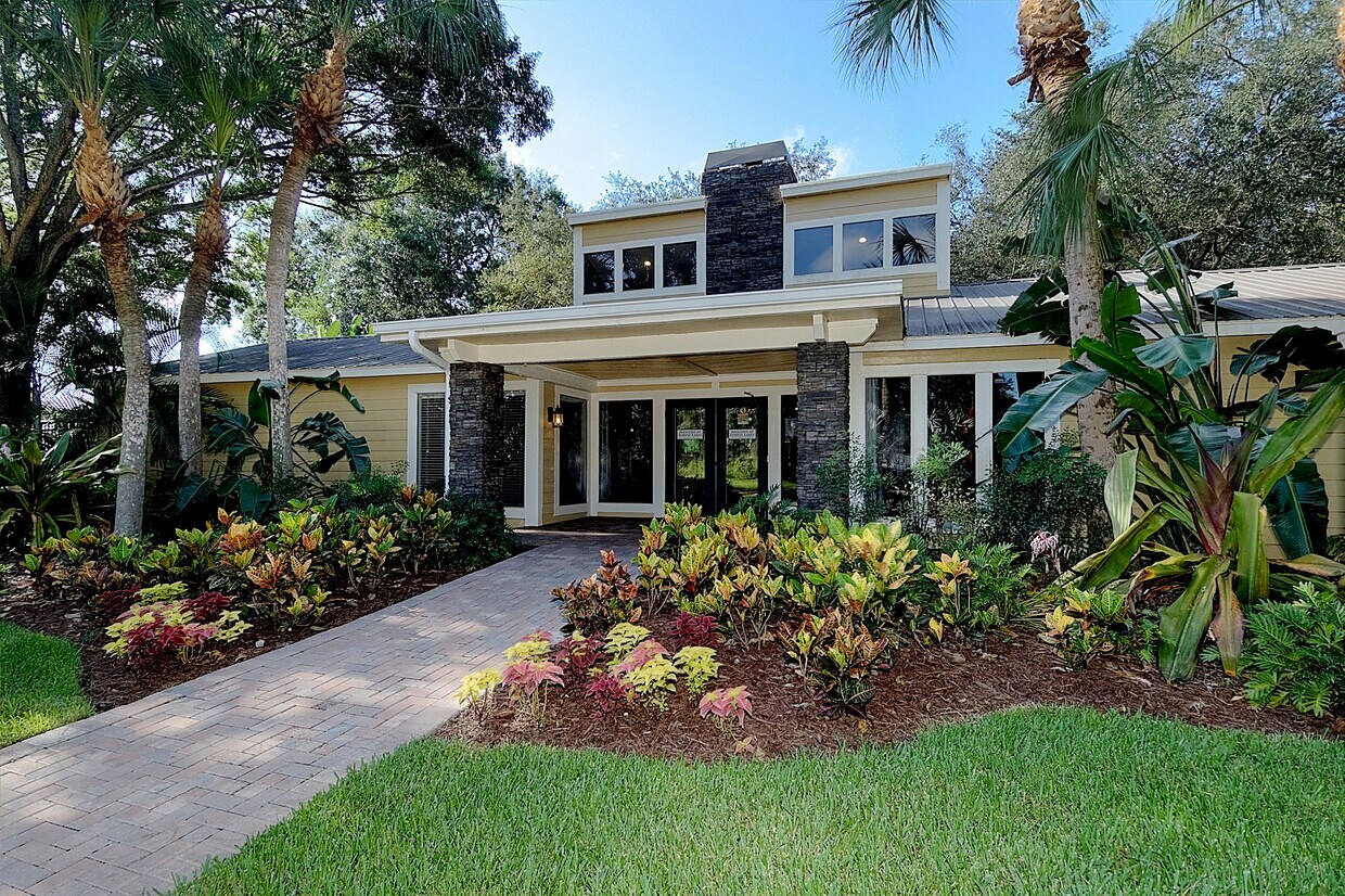 Aventine at Forest Lakes Apartment Homes Apartments in Oldsmar, FL