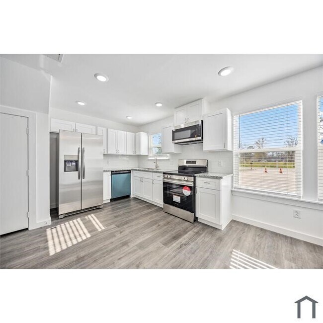 Foto del edificio - 8222 Bigwood St