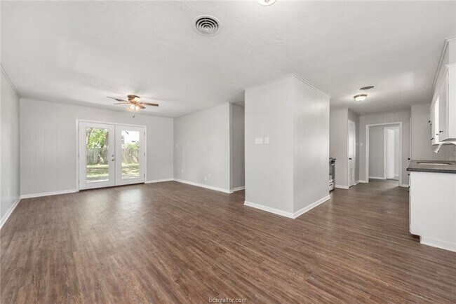 Foto del edificio - 3202 Crane Ave