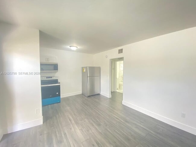 Foto del edificio - 2150 NW 24th St