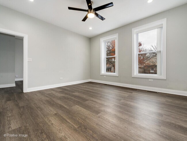 Foto del edificio - 2168 N Talman Ave