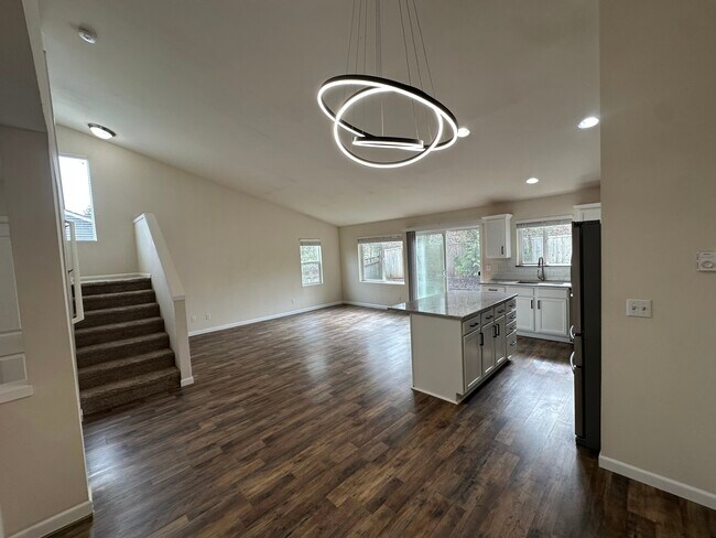 Foto del edificio - 4313 Roxanna Loop SE