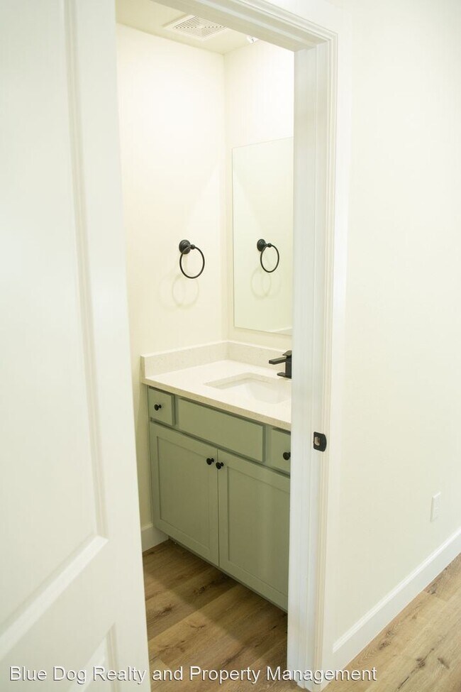 Foto del edificio - 3 br, 2.5 bath House - 148 N Centennial Ave.