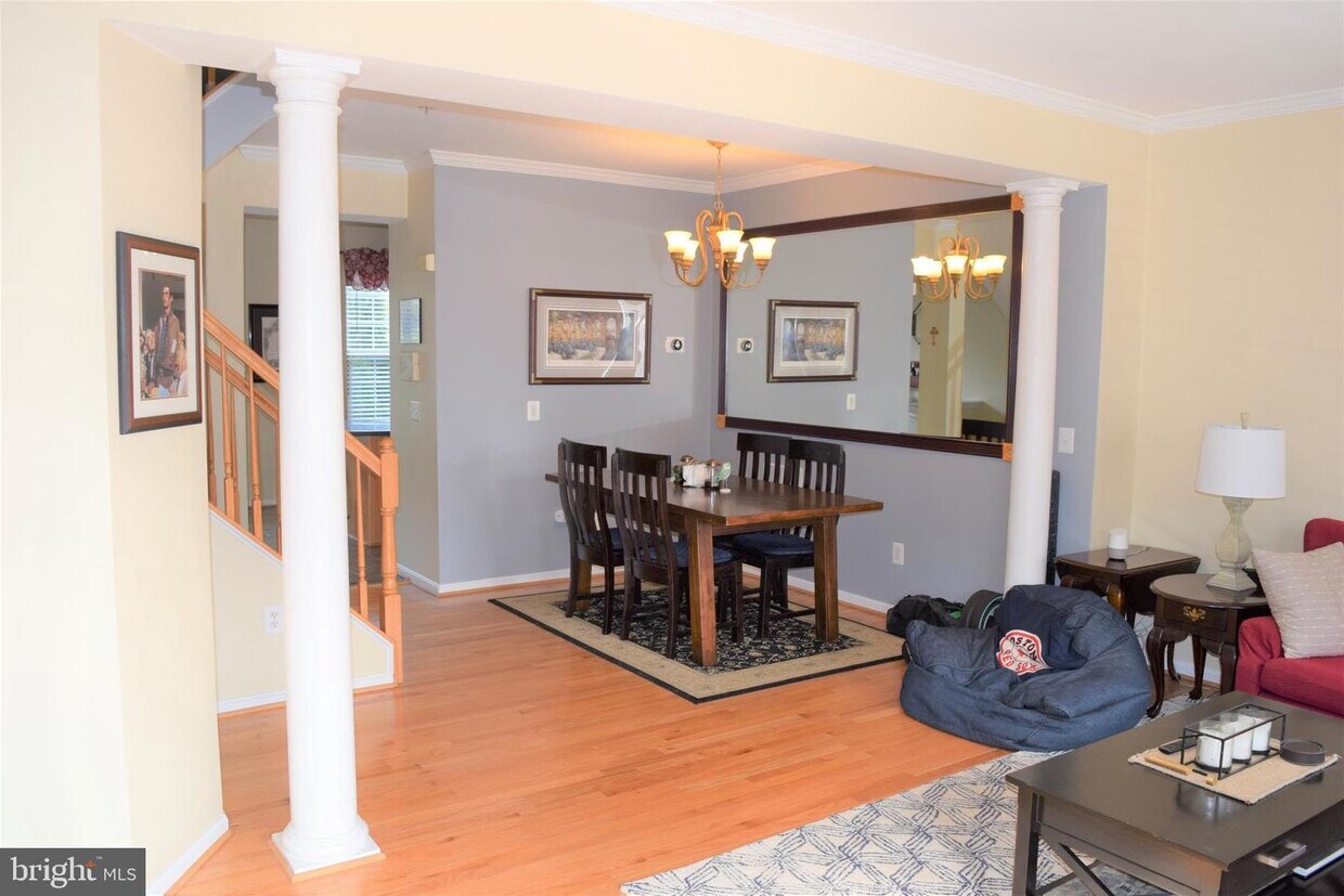 Foto principal - 102 Cameron Parke Ct