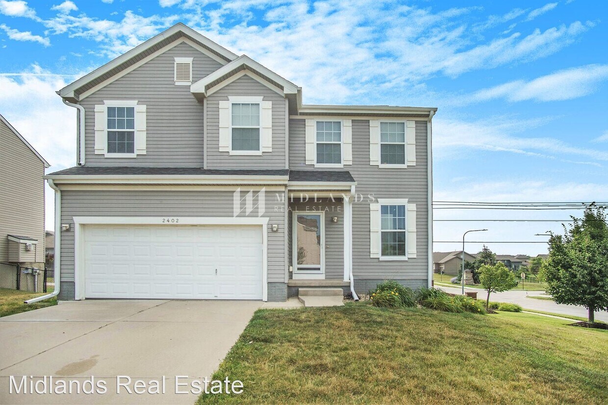 Primary Photo - 3 br, 2.5 bath House - 2402 Walnut Creek Dr