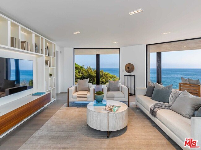 Foto del edificio - 25225 Malibu Rd