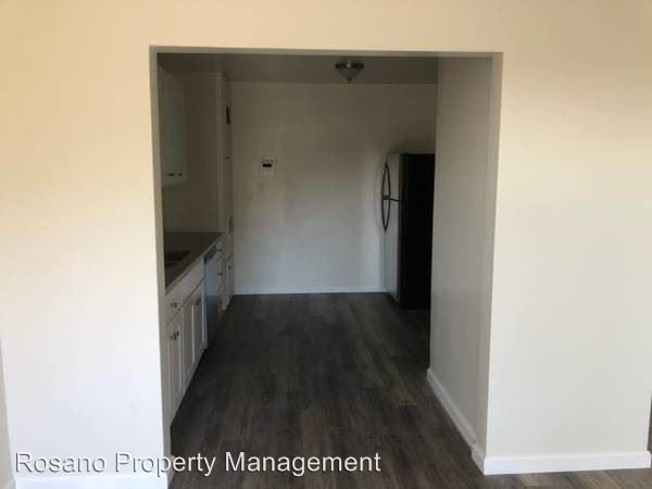 Building Photo - 1230 N Evergreen Ave