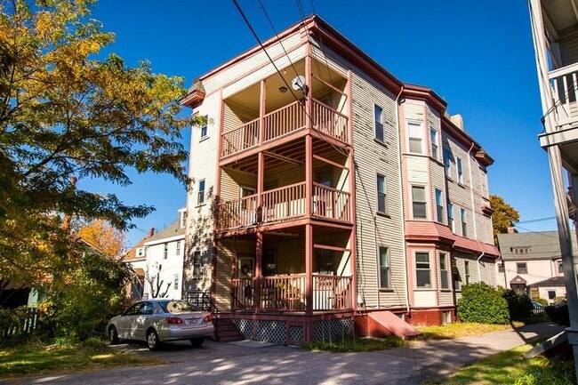 Foto del edificio - 176 Elm St