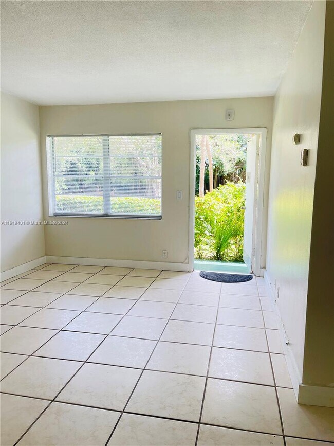 Building Photo - 1420 Atlantic Shores Blvd